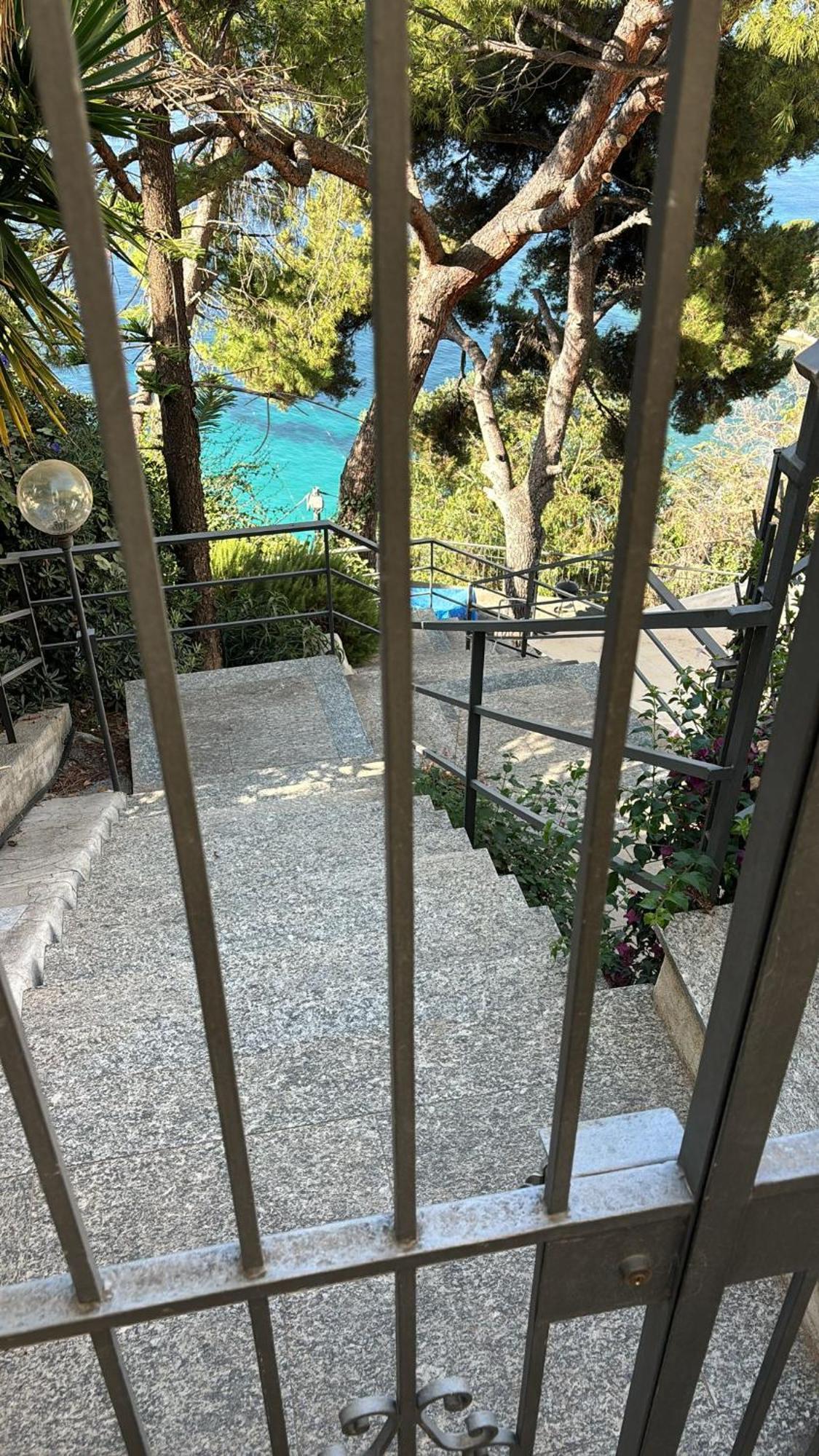 Casa Grimaldi - Terrace & Sea View Apartment Ventimiglia Exterior photo