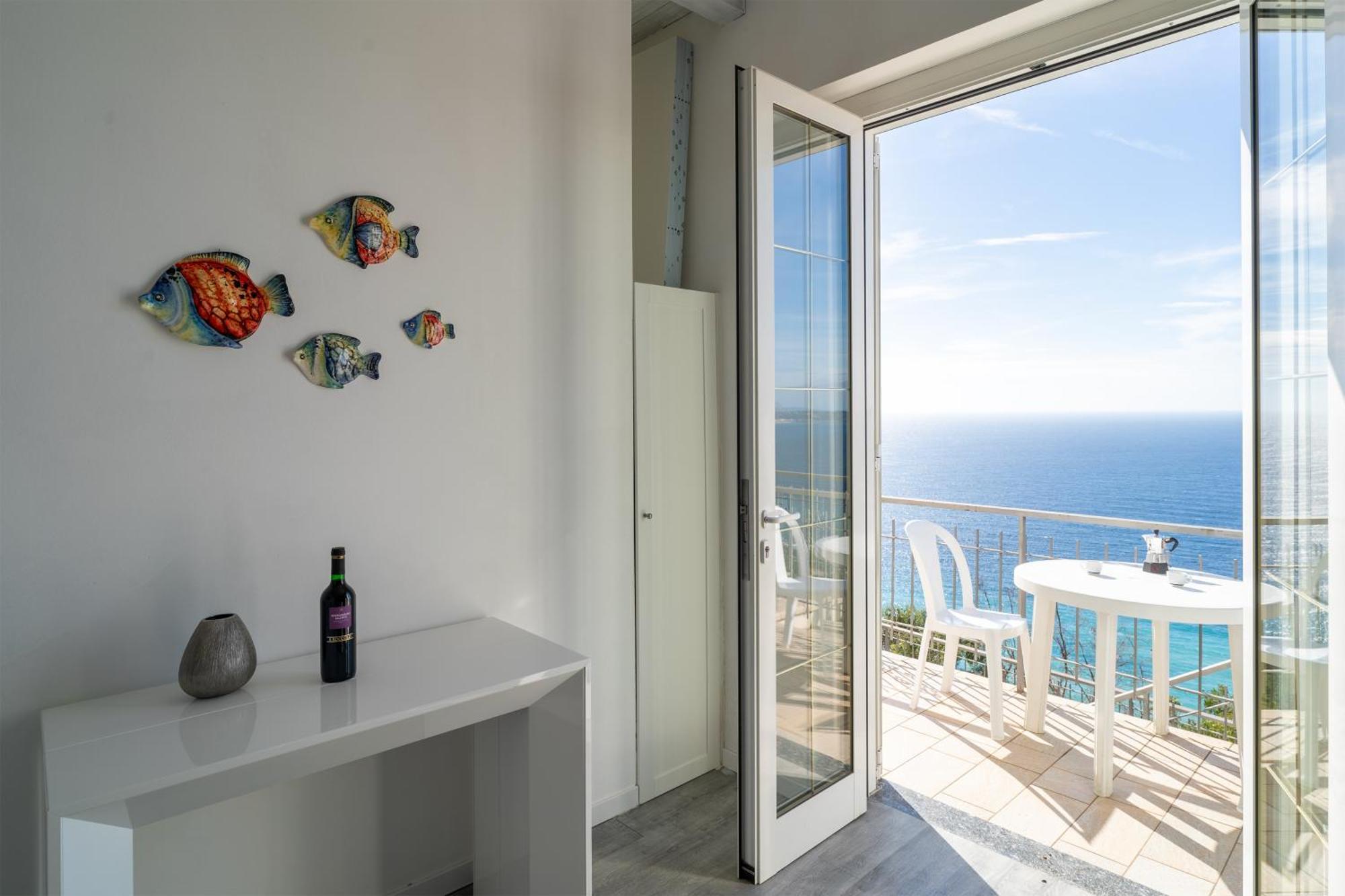 Casa Grimaldi - Terrace & Sea View Apartment Ventimiglia Exterior photo