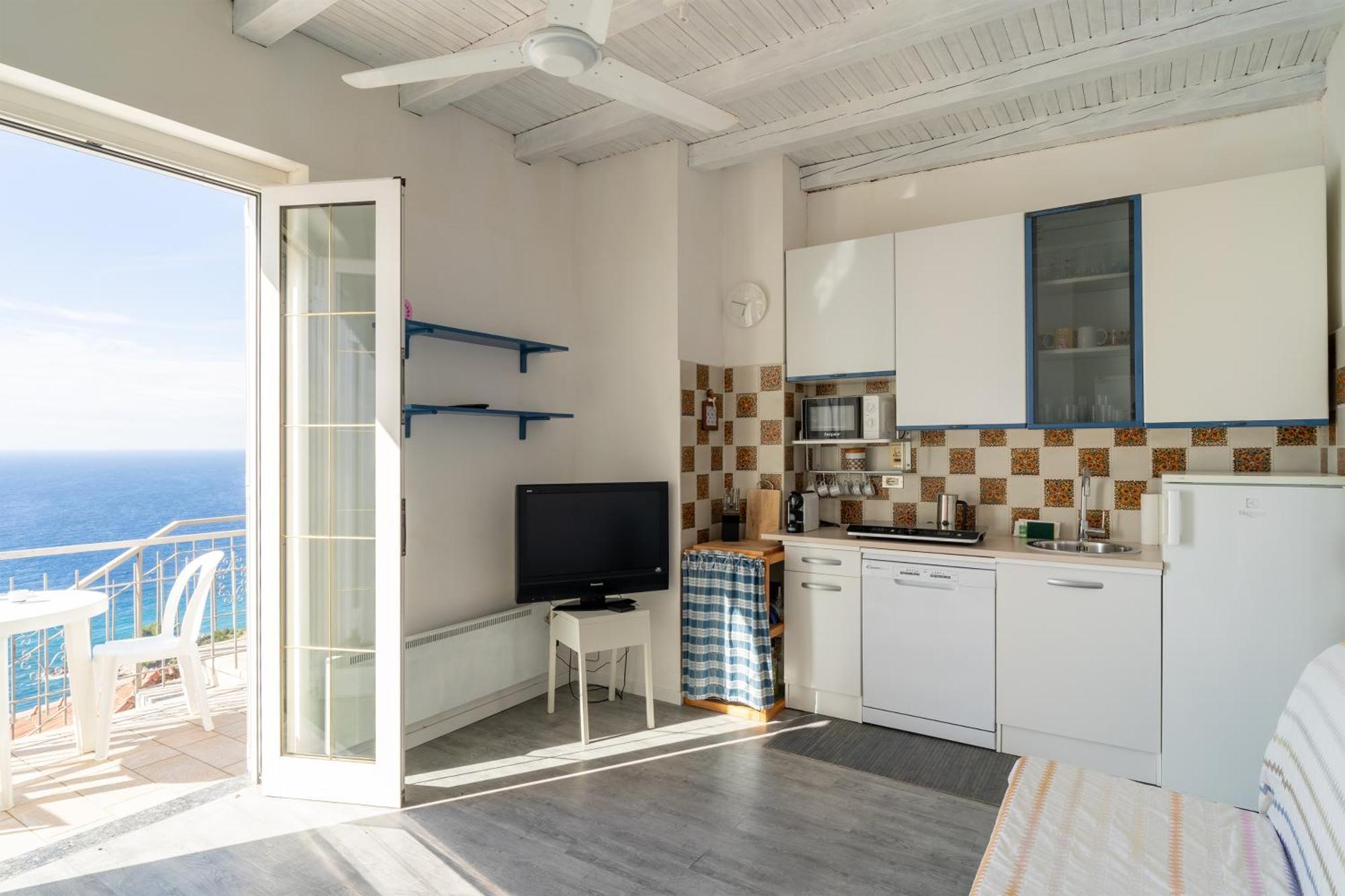 Casa Grimaldi - Terrace & Sea View Apartment Ventimiglia Exterior photo