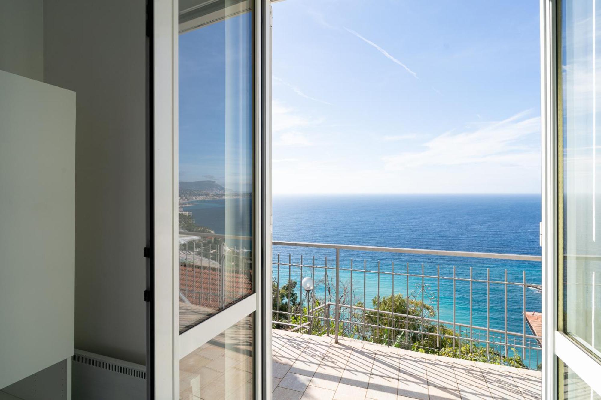 Casa Grimaldi - Terrace & Sea View Apartment Ventimiglia Exterior photo