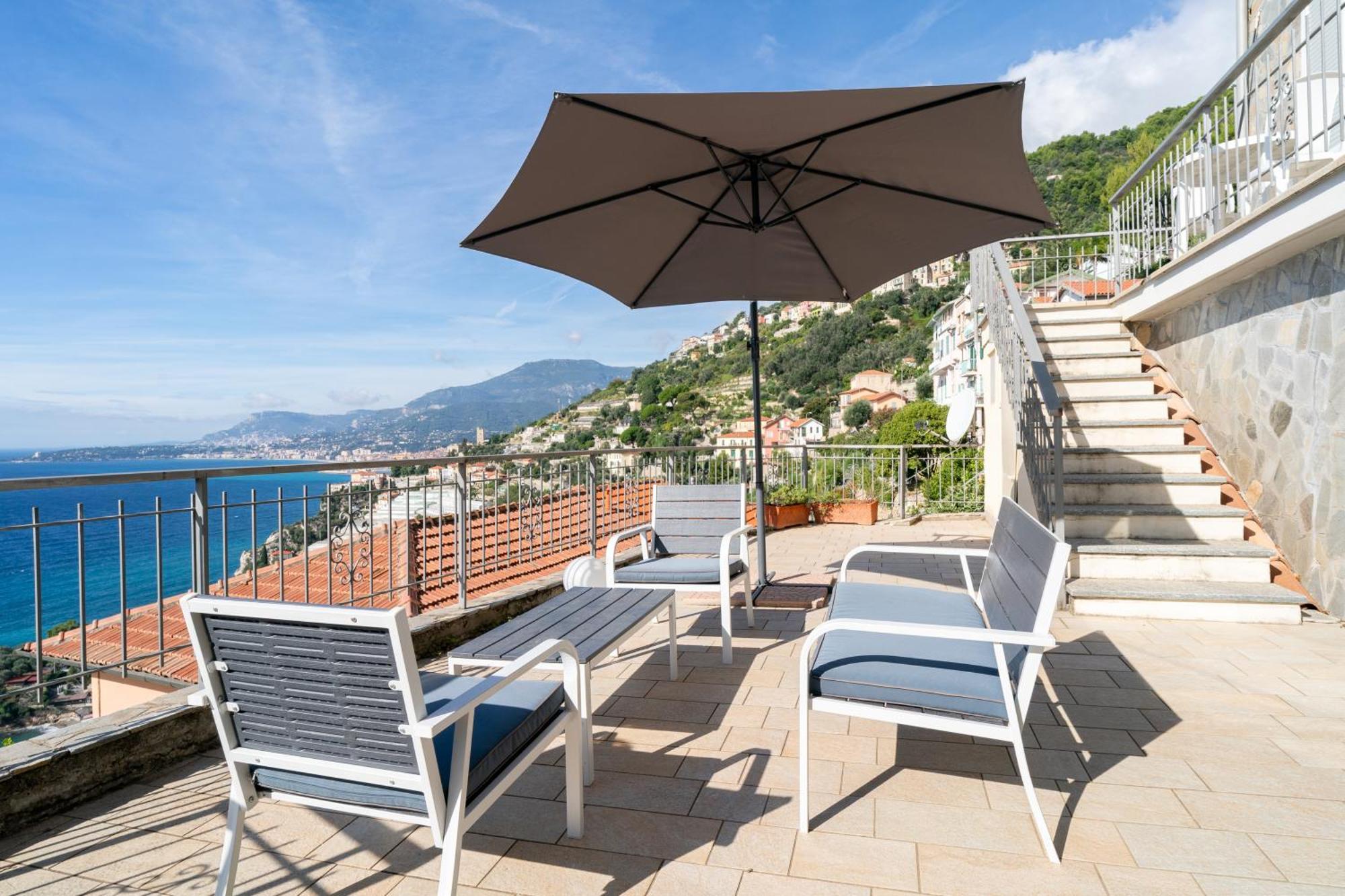 Casa Grimaldi - Terrace & Sea View Apartment Ventimiglia Exterior photo